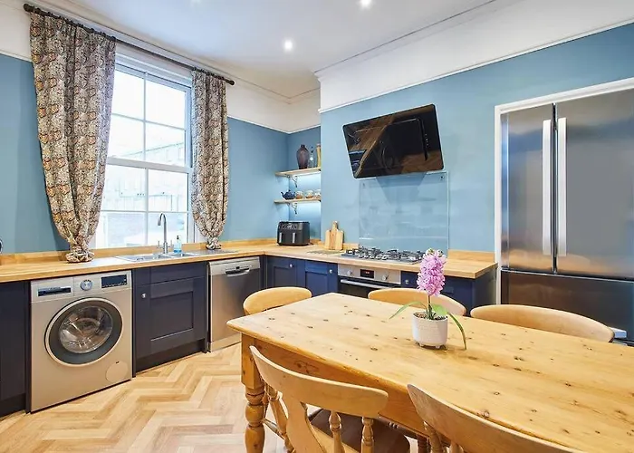 Deja Blue Beautiful Period Property