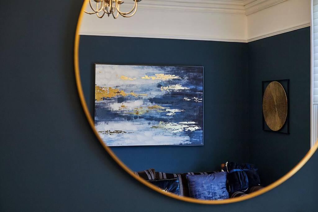 Deja Blue Beautiful Period Holiday home *
