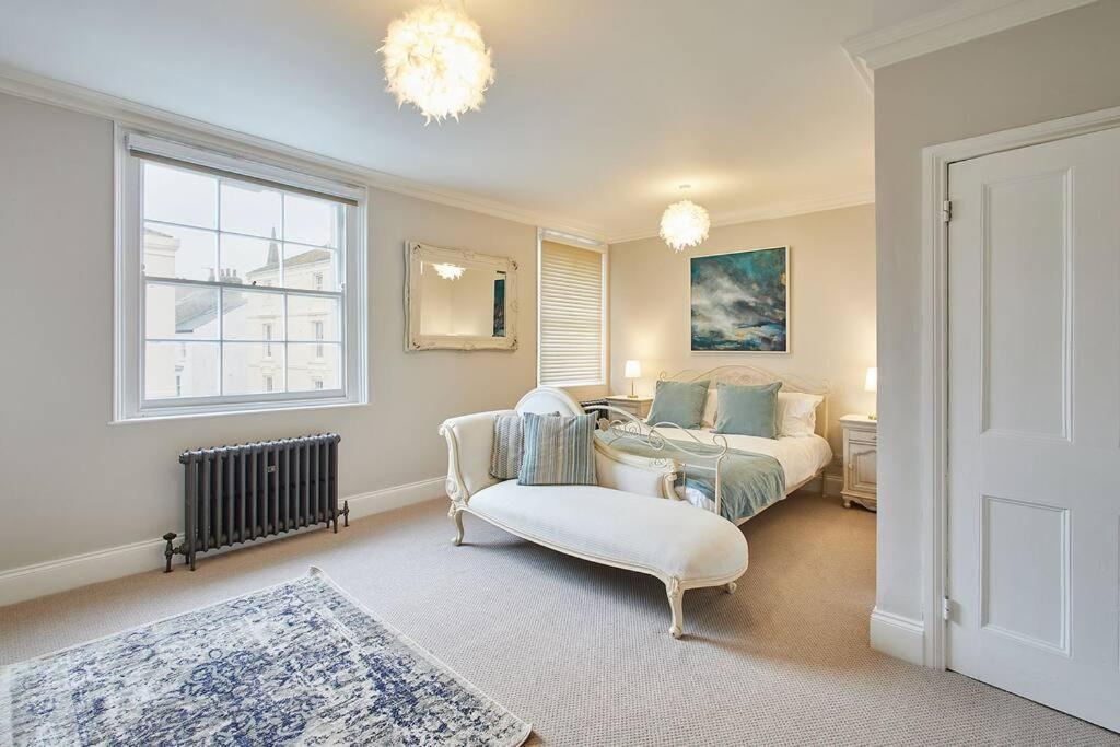 Deja Blue Beautiful Period Holiday home Whitby